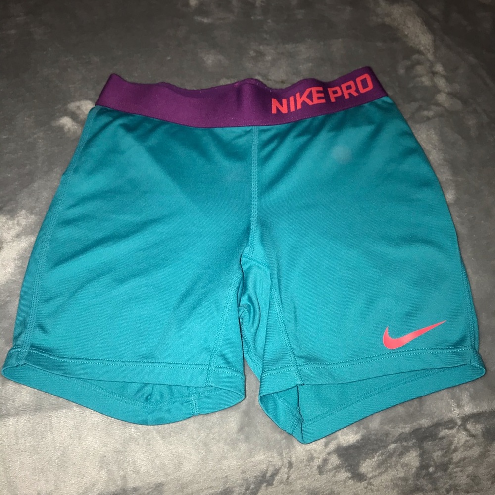 Extra small Nike spanks
